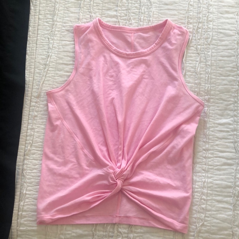 Lululemon size 2 Crescent tank pink- NEW!